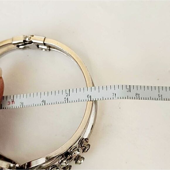 Vintage silver floral crystal clamper bracelet - Picture 10 of 10